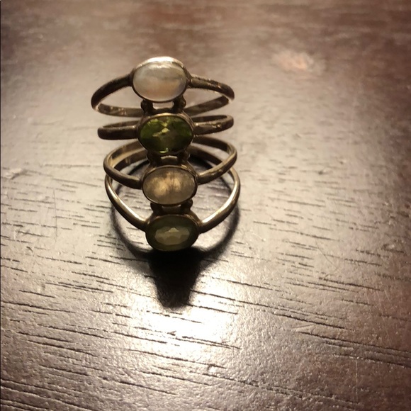 Sterling silver green and clear stone ring - Picture 2 of 3